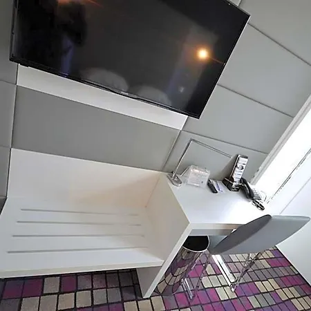 Western Centre Gare Hotel 4*