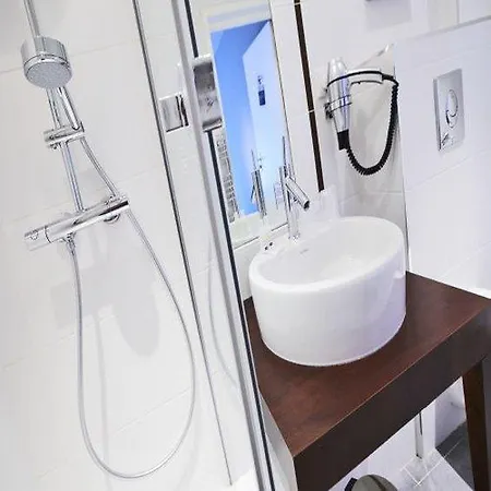 Western Centre Gare Hotell 4*