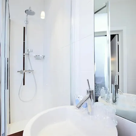Western Centre Gare 4* ديجون