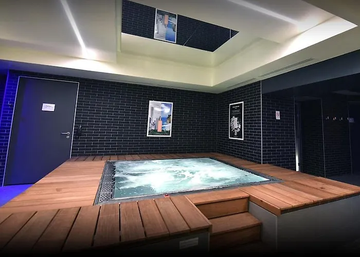 Western Centre Gare Hotel 4*