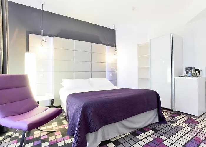 Western Centre Gare Hotell 4*